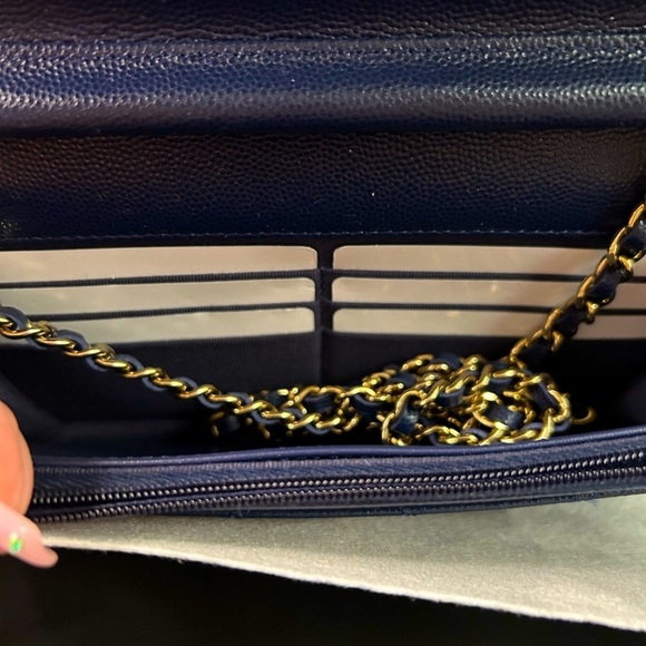 NWOT CHANEL CAVIAR QUILTED CRYSTAL ENAMEL WALLET FIRM! - Picture 4 of 6